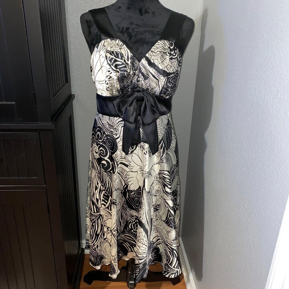 Speechless Dress Size 9 Sleeveless Black White Floral Print‎ Satin Romantic Y2K